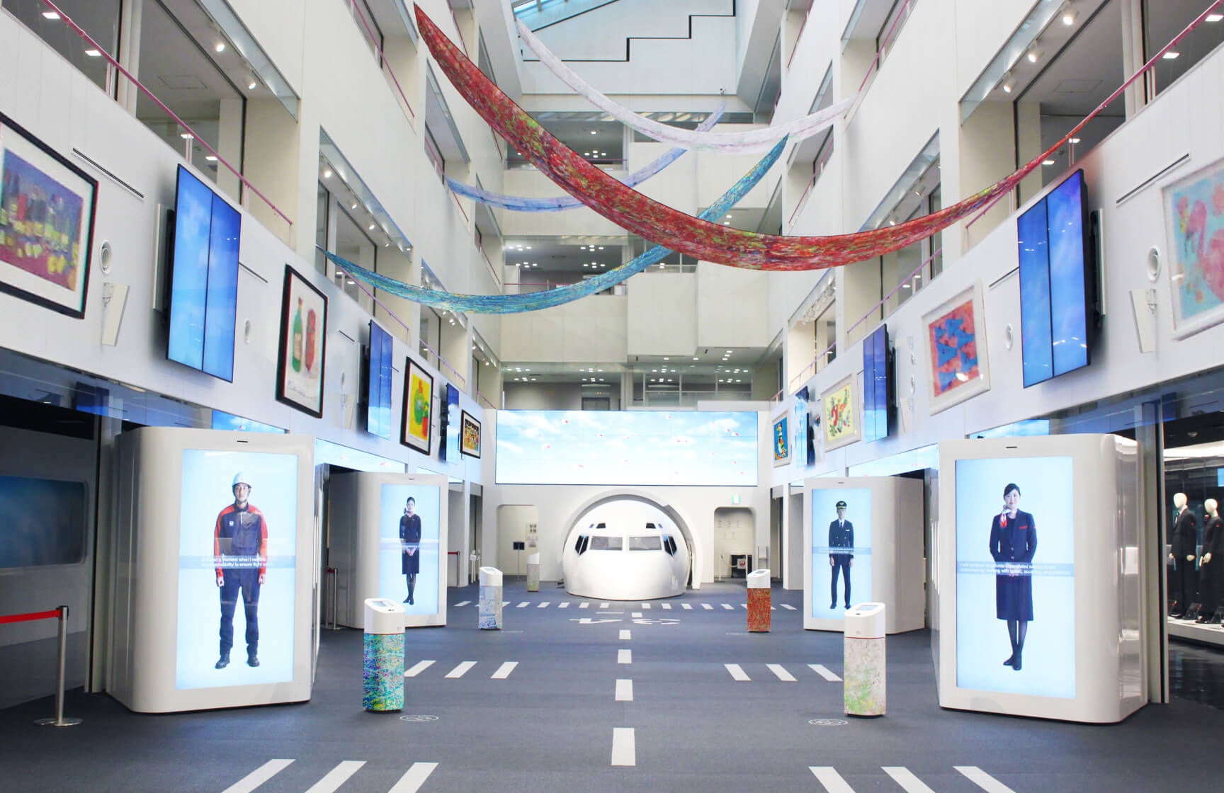 Artwork exhibited at the JAL SKY MUSEUM (first exhibit)