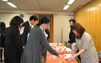 写真：社員向け啓発活動