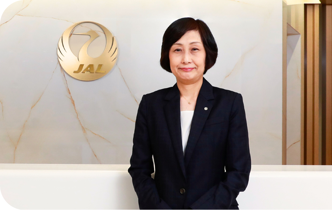 A photo of Tottori, CEO of JAL.