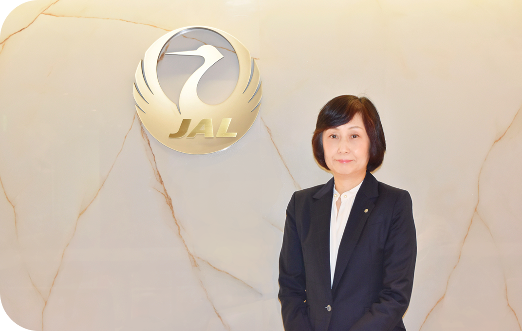 A photo of Tottori, CEO of JAL.