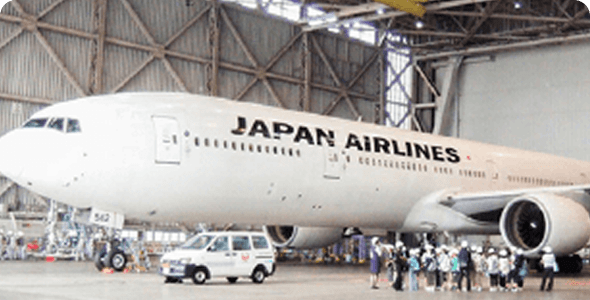 航空機格納庫見学の様子